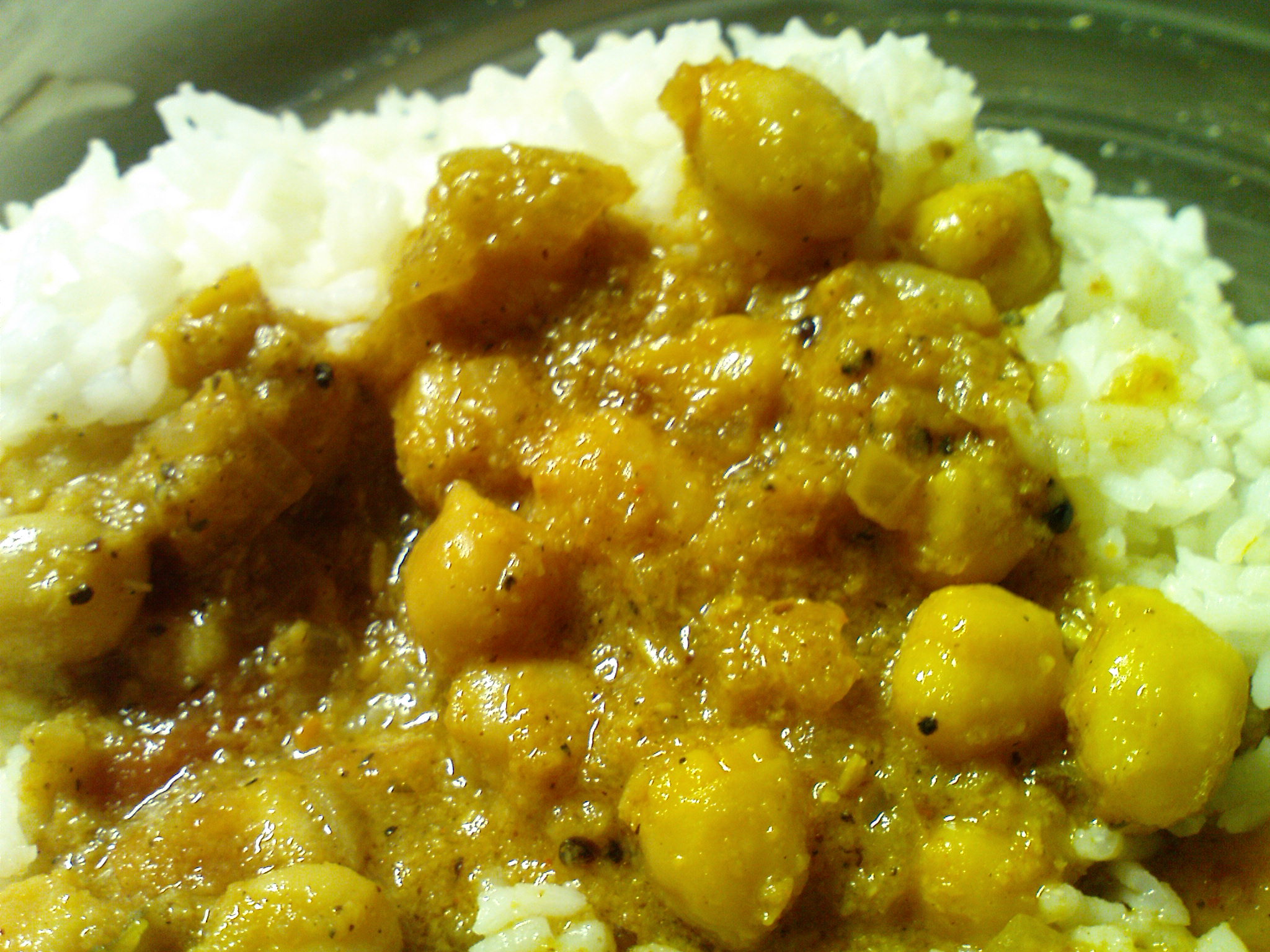 Kondai kadalai kulambu (Chick-pea pepper curry) picture